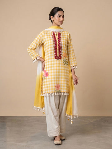 Amaryllis Farshi Suit