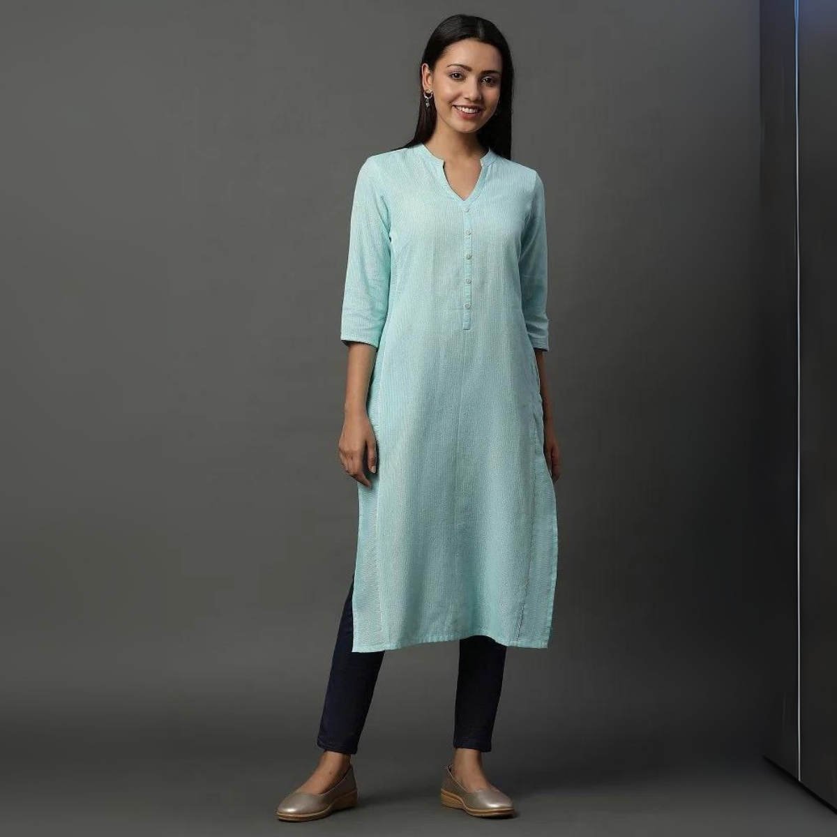 Women’s Striped Straight Kurta with No Darts – Classic and Comfortable Fit | KS-44